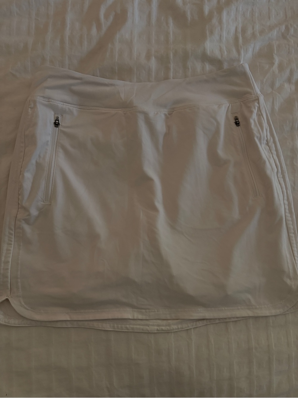 Levelwear White Women's Active Mini Skirt with Zip Pockets